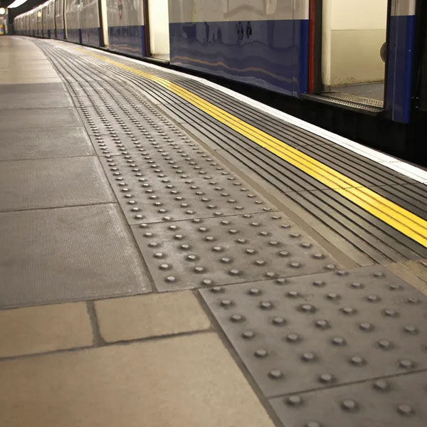 Off-Street Platform Edge Solutions for Modern Transit Systems